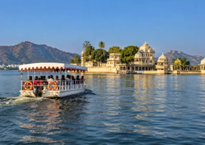 boat-ride-in-lake-pichola