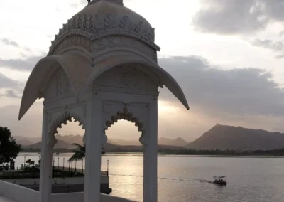 taxi-service-for-jag-mandir