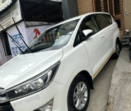 innova-crysta-taxi-udaipur